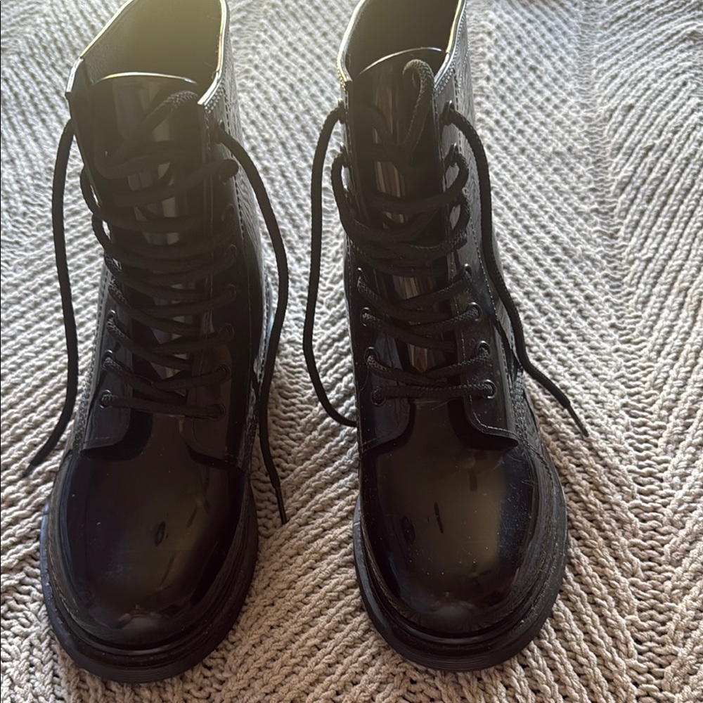 Black Lace-Up Men's Boots